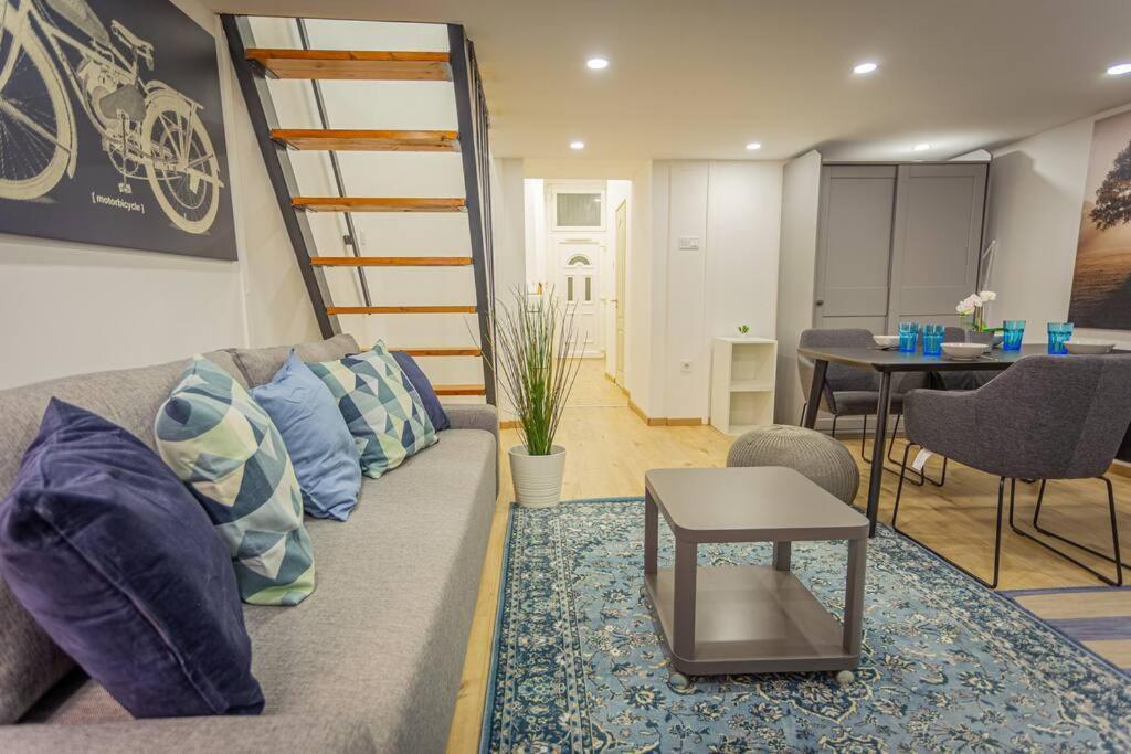 Cosy Flat In The Dob Street - Sapphire Διαμέρισμα Βουδαπέστη Εξωτερικό φωτογραφία